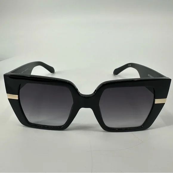 Quay Notorious Black Oversized Square Sunglasses Black Frame / Smoke Lens New - Picture 9 of 14